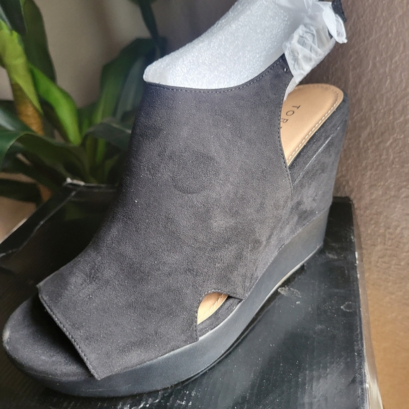 Black Torrid booties size 11 / Suede Leather / Open Toe / Platform Heels / - Picture 3 of 8